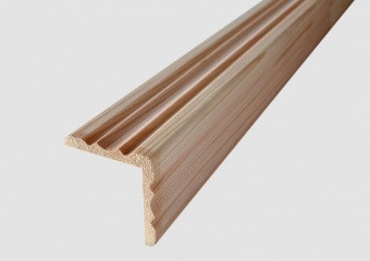 Уголок деревянный хвоя фигурный 40х40х2500 мм